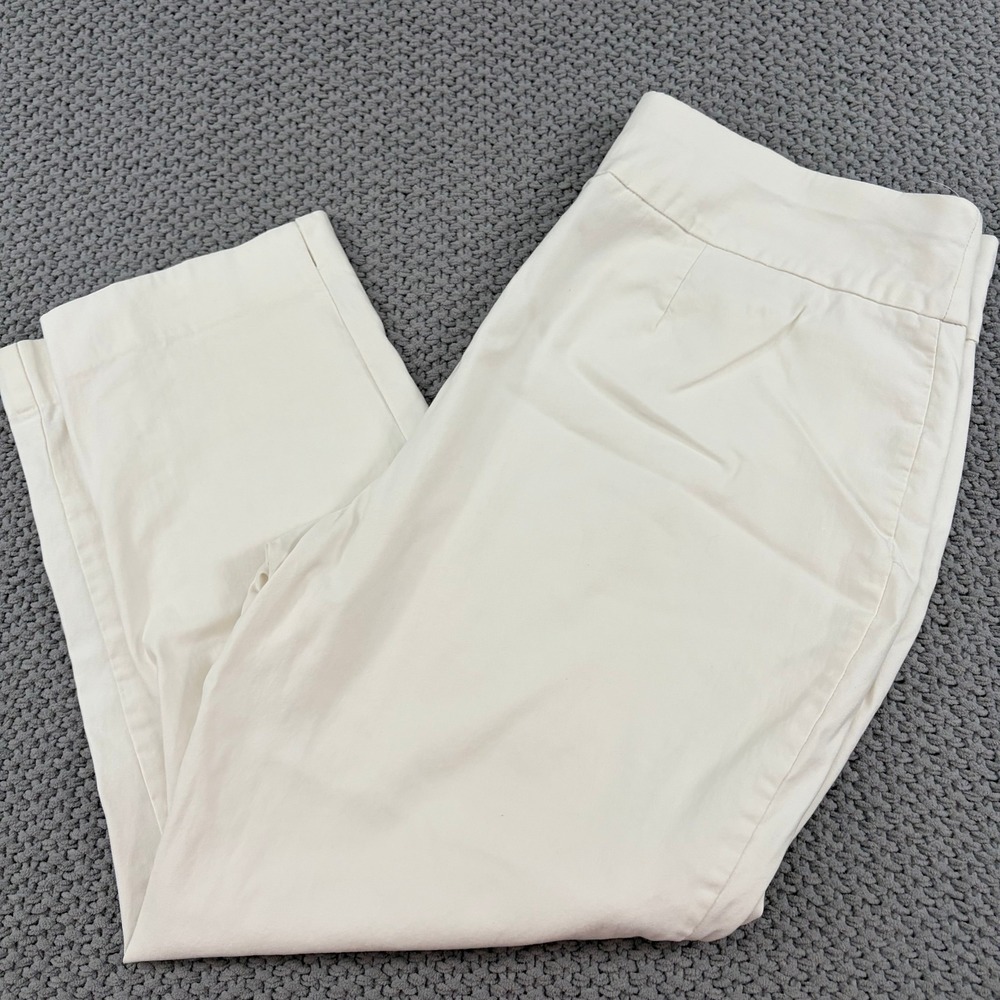 Chicos So Slimming White Lightweight Pull On Stretch Crop Pants chicos 1.5/Med